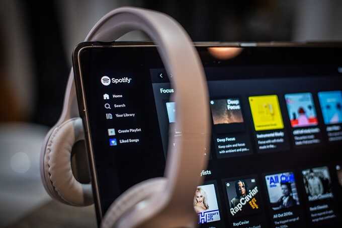 Spotify удалил страницы нескольких российских исполнителей