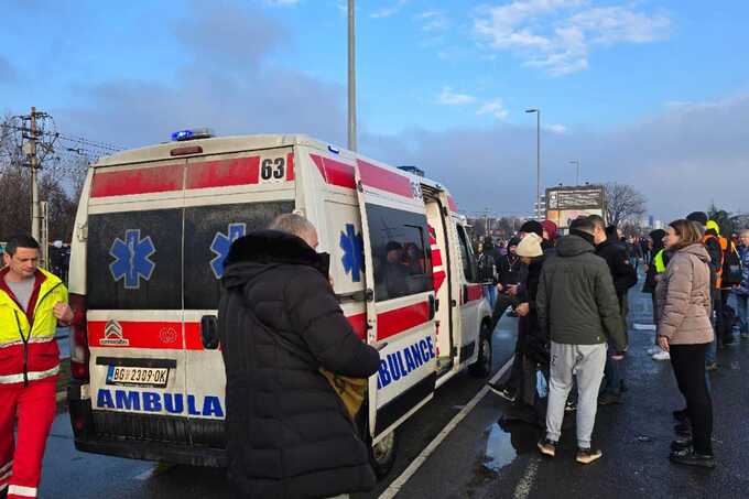 В Белграде автомобиль наехал на толпу во время студенческого протеста