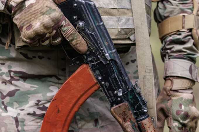 В Курской области российский военный застрелил многодетную мать