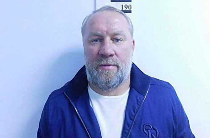 Сергея «Умку» Олейника везут в суд для выбора меры пресечения после скандала с участием офицеров СБУ