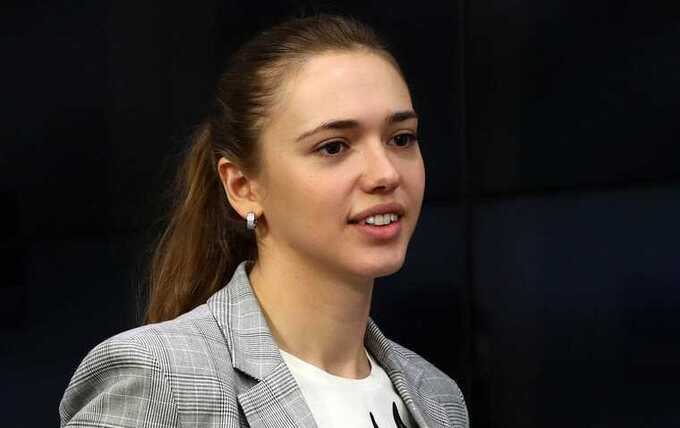 Силовики обыскали экс-главу Росмолодёжи Ксению Разуваеву