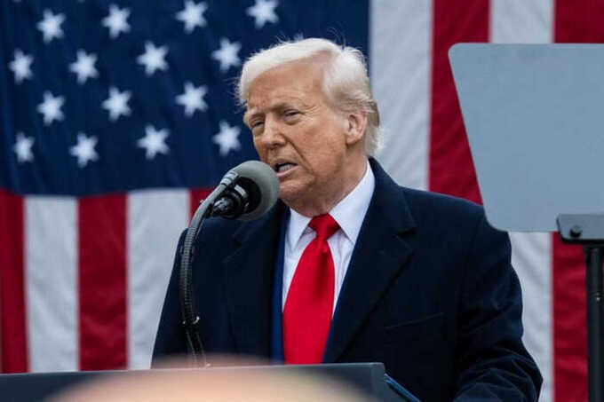 Трамп восхищается внешностью лидеров Персидского залива во время турне
