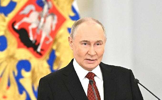 Путин поздравил россиян с Днём России