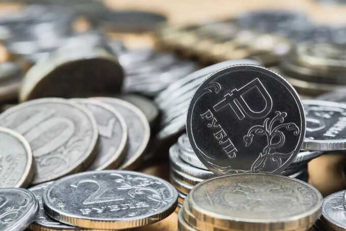 Российские компании начали готовиться к снижению зарплат