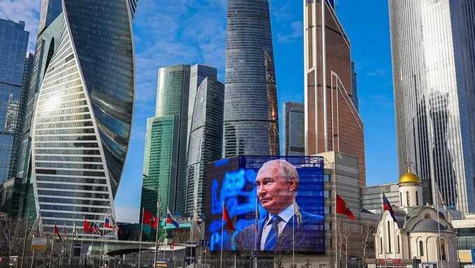 С ночи силовые структуры держат под контролем Национальный центр «Россия»