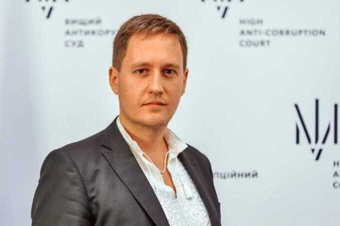Ukrainian Judge Viktor Maslov Claims Law Enforcement Is Pressuring Him